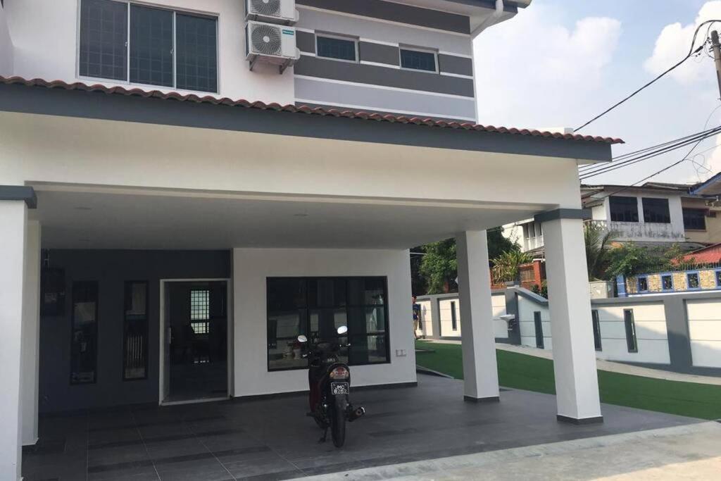 22Pax :Taman Pelangi Party House Nearby Midvelly Villa Джохор Бахру Екстериор снимка