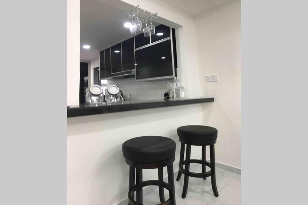22Pax :Taman Pelangi Party House Nearby Midvelly Villa Джохор Бахру Екстериор снимка