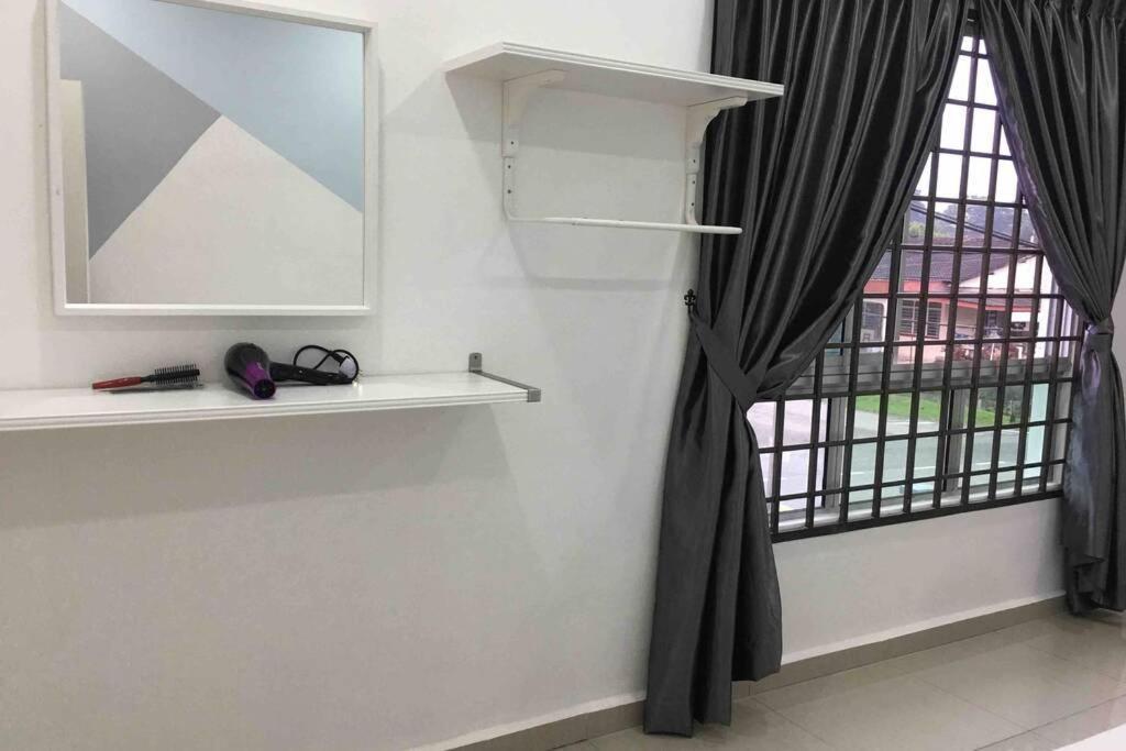 22Pax :Taman Pelangi Party House Nearby Midvelly Villa Джохор Бахру Екстериор снимка